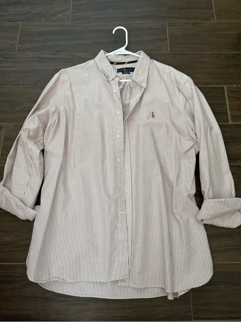 🐸Ralph Lauren Men’s Red and White Thin Stripe Button-Down Shirt